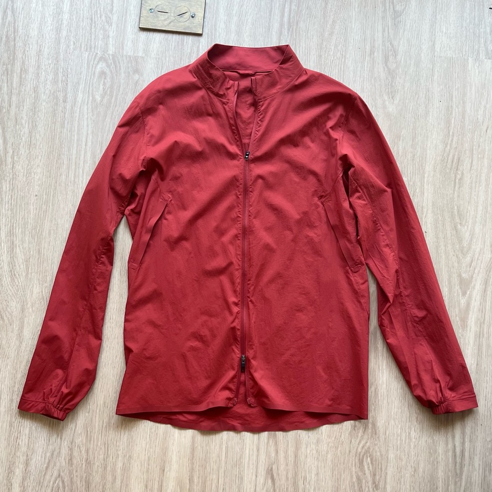 Lululemon Men’s Seawheeze Light Weight Running Zip Up Windbreaker Jacket